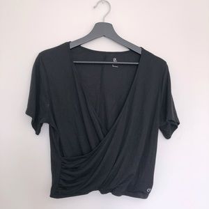 Gap fit black wrap top size large